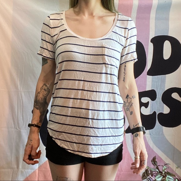 Loose T-Shirt - Picture 3 of 5